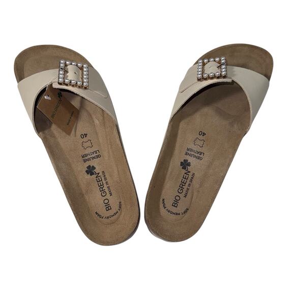 BIO GREEN Made in Spain Beige Big Tonal Pearl suede Buckle Slide Sandals SZ/9-40 - Picture 14 of 16